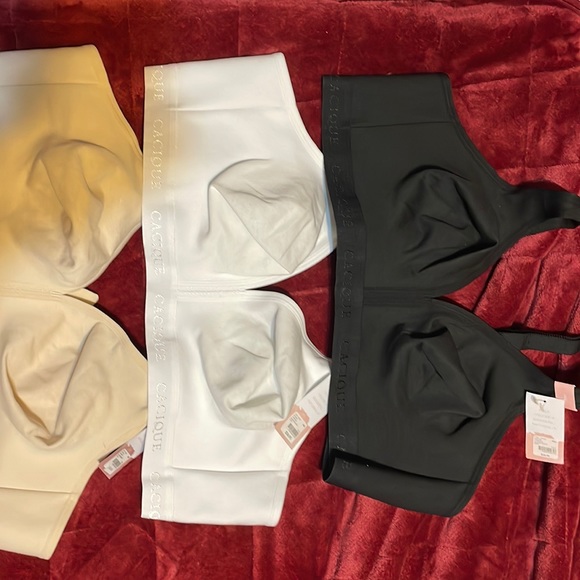 New with tags 46C bras - Picture 1 of 4